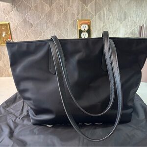 Quince nylon tote with dust bag